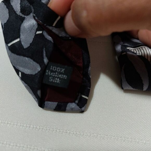 Vintage Don Loper Beverly Hills Multiprint Silk Tie - Picture 4 of 7